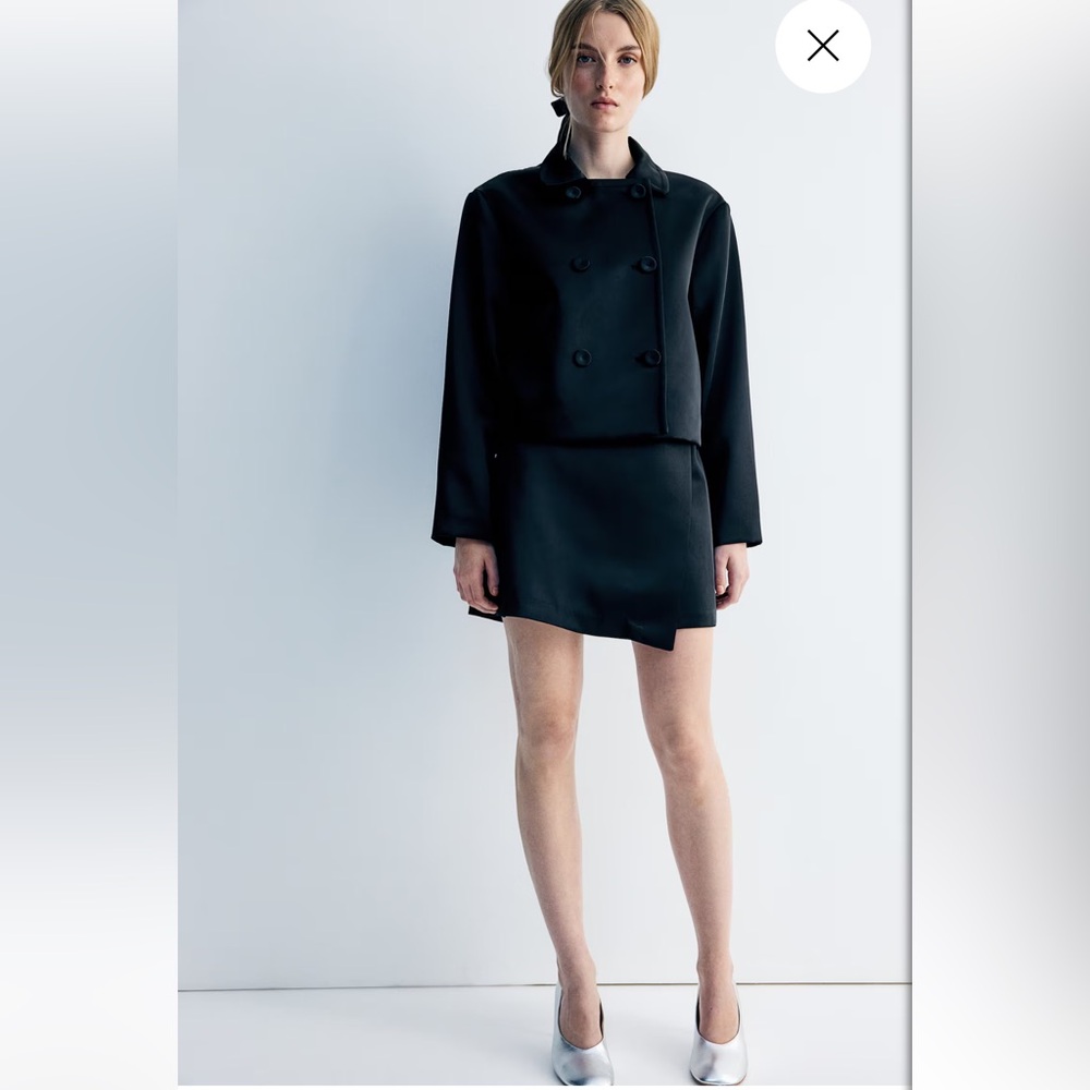 H&M NWOT Wrap over Satin Mini Skort Black Size L US 10